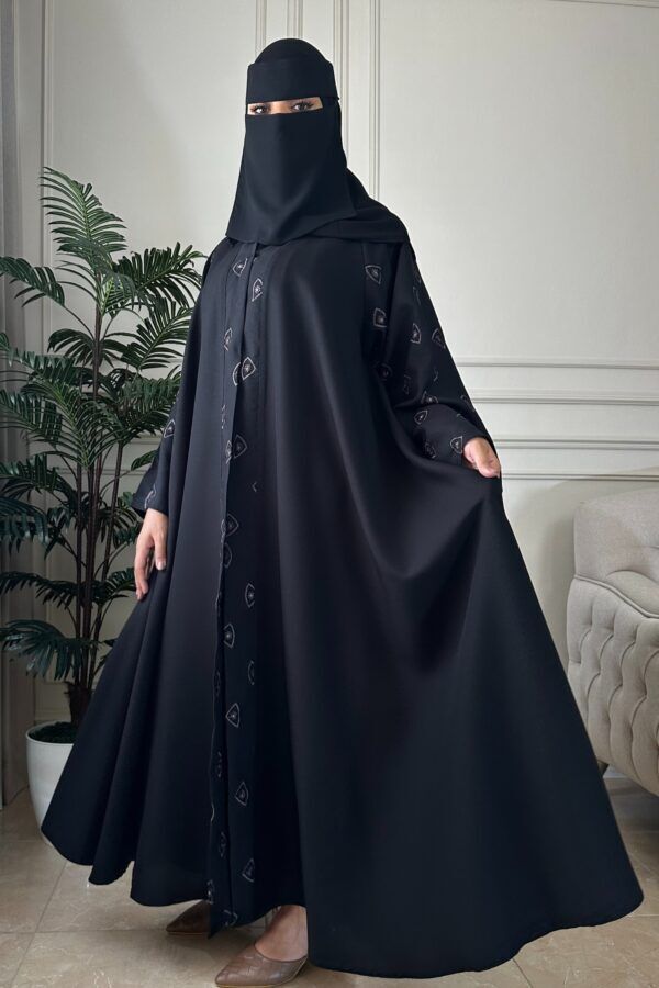 ⁦عبايه كلوش بتطريز مخفي من امام و كم بلون مخفي⁩ - الصورة ⁦7⁩