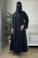 ⁦عباية كلوش بتطريز مخفي من امام و كم بلون اسود⁩ - الصورة ⁦6⁩