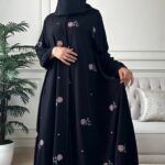 ⁦عباية كلوش شيفون مبطنه و مورده بلون وردي⁩ - الصورة ⁦4⁩