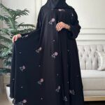 ⁦عباية كلوش شيفون مبطنه و مورده بلون وردي⁩ - الصورة ⁦8⁩