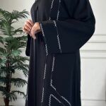 ⁦عبايه كتف بشريط شك ناعم و فصوص محدد من اطراف⁩ - الصورة ⁦9⁩