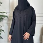 ⁦عبايه كتف بقيطان ناعم و شك محدد من اطراف قيطان⁩ - الصورة ⁦4⁩