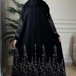عبايه رازان كلوش بتطريز ملون من كم واسفل العباية