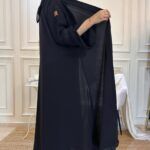 ⁦عبايه ترف بشريط ورود اسود⁩ - الصورة ⁦2⁩