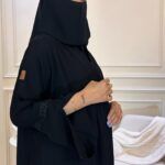 ⁦عبايه ترف بشريط ورود اسود⁩ - الصورة ⁦3⁩