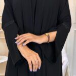 ⁦عبايه ترف بشريط ورود اسود⁩ - الصورة ⁦5⁩