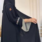 ⁦عباية ترف بشريط ورود ملونة⁩ - الصورة ⁦5⁩