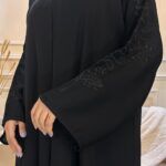 عباية بأكمام مطرزة فخامة