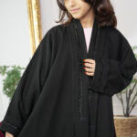 عباية بناتي بشريط شك من الأمام بخرز لامع على شكل شريط ناعم