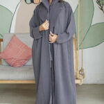 ⁦عباية بليزر رمادي بكسرات من الاجناب⁩ - الصورة ⁦8⁩