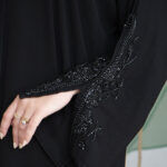 ⁦عبايه الماسة كريب بتطريز بشك اسود⁩ - الصورة ⁦8⁩
