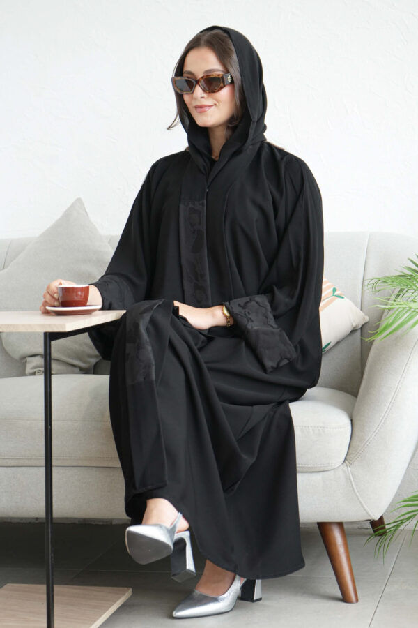 ⁦عبايه لهفة كريب كلاسيك بكم طي⁩ - الصورة ⁦2⁩