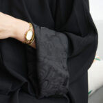 ⁦عبايه لهفة كريب كلاسيك بكم طي⁩ - الصورة ⁦3⁩