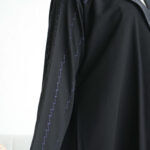 ⁦عباية بليزر بتطريز كحلي محدد من اطراف⁩ - الصورة ⁦4⁩