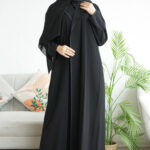 ⁦عباية بليزر بتطريز كحلي محدد من اطراف⁩ - الصورة ⁦5⁩