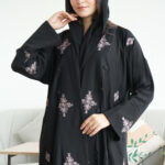 ⁦عباية كادي كلوش مطرزة بورود بيج كامل للعباية⁩ - الصورة ⁦5⁩