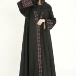 ⁦عباية برغندي كلوش بتطريز كلفه مخمل عنابي⁩ - الصورة ⁦5⁩