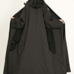 ⁦عباية راقية ربع كلوش مزينة بخيوط اسود شك جذاب على جوانب العباية والأكمام⁩ - الصورة ⁦2⁩