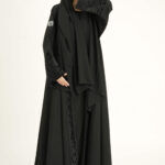 عباية كلوش بتطريز كلفه مخمل اسود نص كلوش