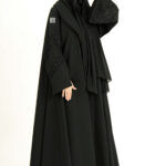 ⁦عباية كلوش بتطريز كلفه مخمل ورود اسود نص كلوش⁩ - الصورة ⁦3⁩