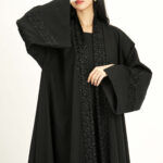 ⁦عباية كلوش بتطريز كلفه مخمل ورود اسود نص كلوش⁩ - الصورة ⁦6⁩