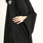 ⁦عباية كلوش بتطريز كلفه مخمل ورود اسود نص كلوش⁩ - الصورة ⁦8⁩