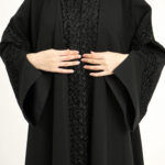 ⁦عباية كلوش بتطريز كلفه مخمل ورود اسود نص كلوش⁩ - الصورة ⁦9⁩