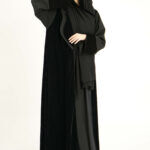 عباية بليزر مخمل اسود بحواف كتان