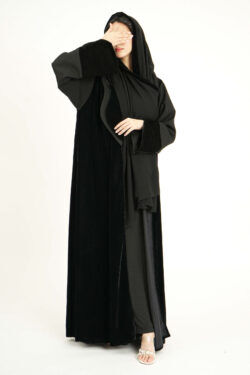 عباية بليزر مخمل اسود بحواف كتان