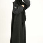 عباية بدقات بكم مفصول جاكار مشجره بالأسود