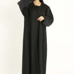 ⁦عباية بدقات بكم مفصول جاكار مشجره بالأسود⁩ - الصورة ⁦5⁩