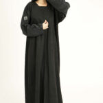 ⁦عباية بدقات بكم مفصول جاكار مشجره بالأسود⁩ - الصورة ⁦7⁩