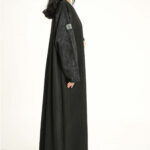 ⁦عباية بدقات بكم مفصول جاكار مشجره بالأسود⁩ - الصورة ⁦8⁩