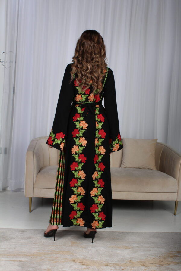 ⁦جلابية اردني مميزه بتطريز سدو ملونه⁩ - الصورة ⁦3⁩