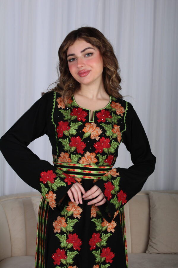 ⁦جلابية اردني مميزه بتطريز سدو ملونه⁩ - الصورة ⁦4⁩