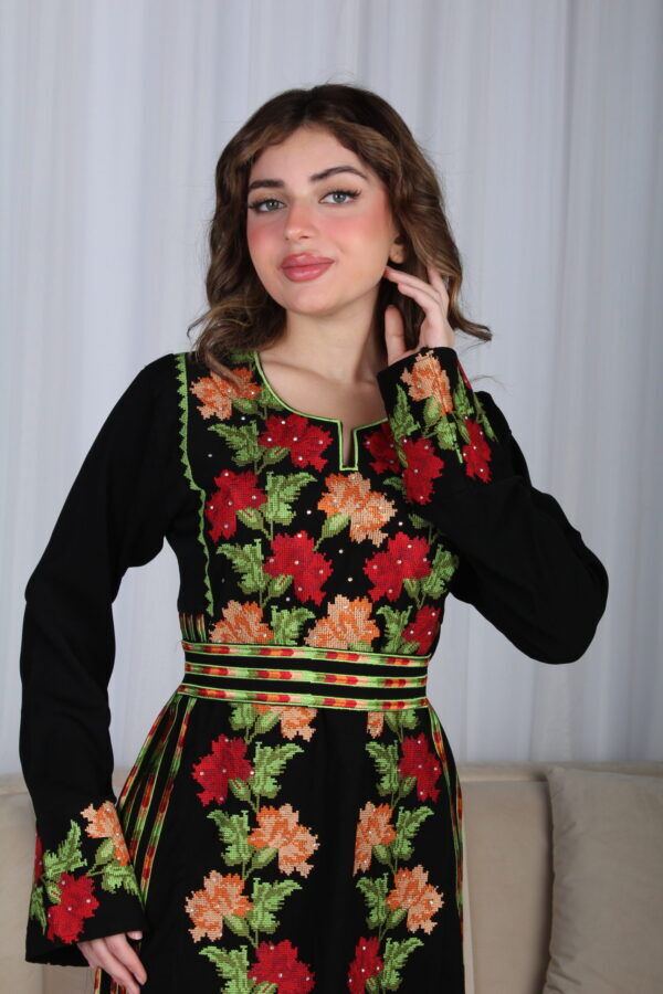 ⁦جلابية اردني مميزه بتطريز سدو ملونه⁩ - الصورة ⁦5⁩