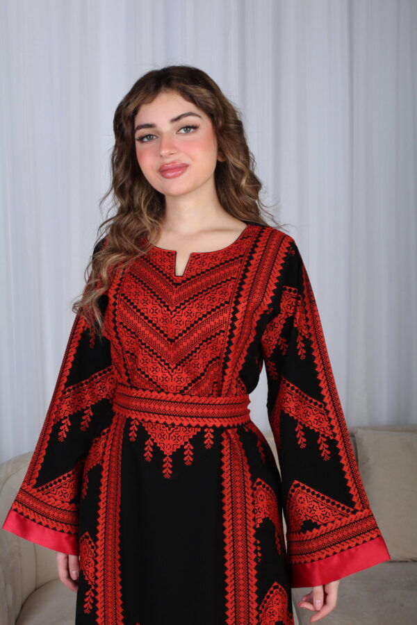 ⁦جلابية سدو بتطريز عربي فخم⁩ - الصورة ⁦4⁩