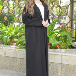 ⁦عباية بليزر اسود بتطريز شك اسود من جانب العلوى⁩ - الصورة ⁦7⁩