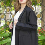 ⁦عباية بليزر اسود بتطريز شك اسود من جانب العلوى⁩ - الصورة ⁦9⁩