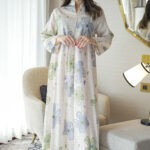 ⁦جلابيه سماوي بلياقه مشجره وروده (7)⁩ - الصورة ⁦3⁩