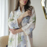 ⁦جلابيه سماوي بلياقه مشجره وروده (7)⁩ - الصورة ⁦2⁩