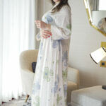 ⁦جلابيه سماوي بلياقه مشجره وروده (7)⁩ - الصورة ⁦5⁩