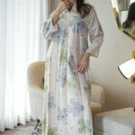 ⁦جلابيه سماوي بلياقه مشجره وروده (7)⁩ - الصورة ⁦7⁩