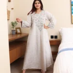 جلابيه بيج بفصوص ورورد من صدر