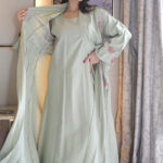 ⁦جلابية تيفاني لنن قطعتين مشجره بشك و ترتر من اجناب⁩ - الصورة ⁦5⁩