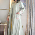 ⁦جلابية تيفاني لنن قطعتين مشجره بشك و ترتر من اجناب⁩ - الصورة ⁦6⁩