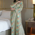 جلابية بياقة تيفاني بترتر وتطريز كامل