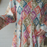 ⁦جلابية خربزي مزينه بدقات زرار من امام⁩ - الصورة ⁦10⁩