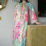 ⁦جلابيه بني خليجيه بلياقه و شك ذهبي من امام⁩ - الصورة ⁦5⁩