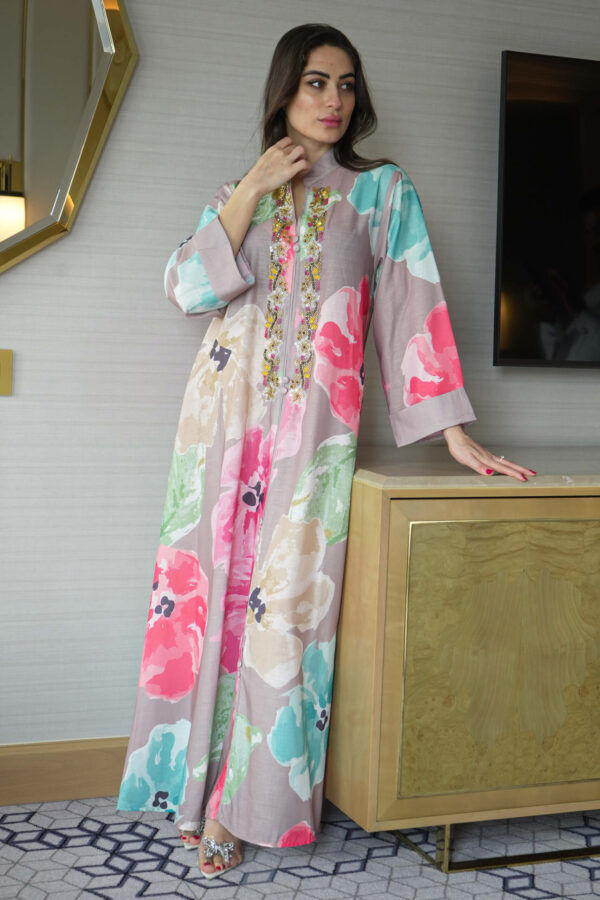 ⁦جلابيه بني خليجيه بلياقه و شك ذهبي من امام⁩ - الصورة ⁦6⁩